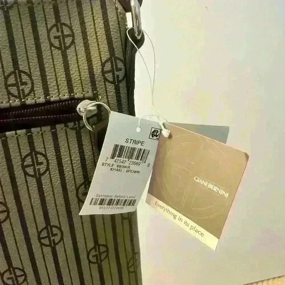 Giani Bernini Crossbody Handbag. NWT. Khaki Brown with Strips.  Adjustable Stap - Picture 5 of 15